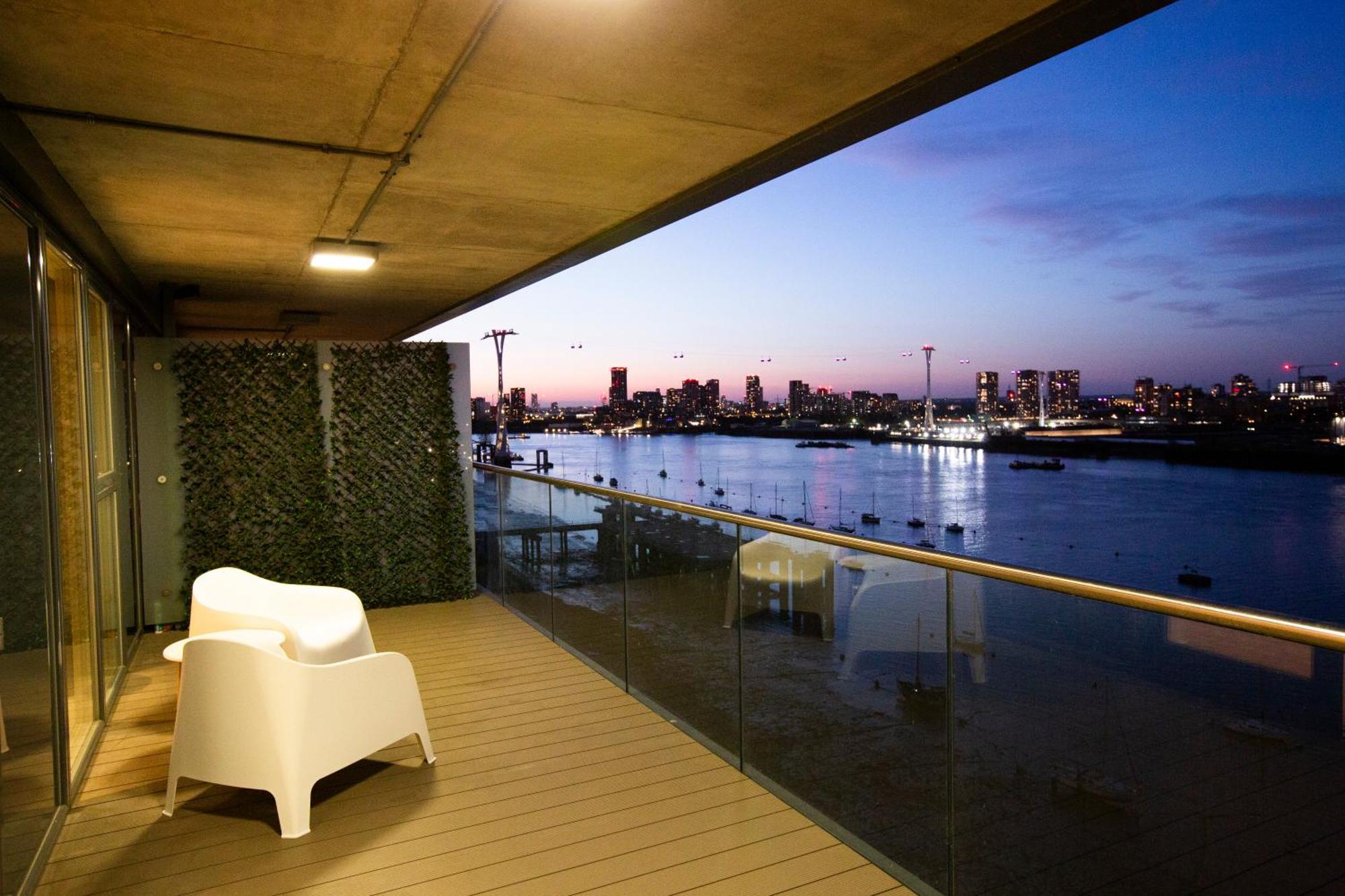 Апартаменты Waterfront- Greenwich O2 Arena 2 Bed Flat