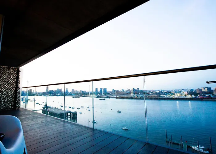 Waterfront- London Greenwich O2 Arena 2 Bed Flat
