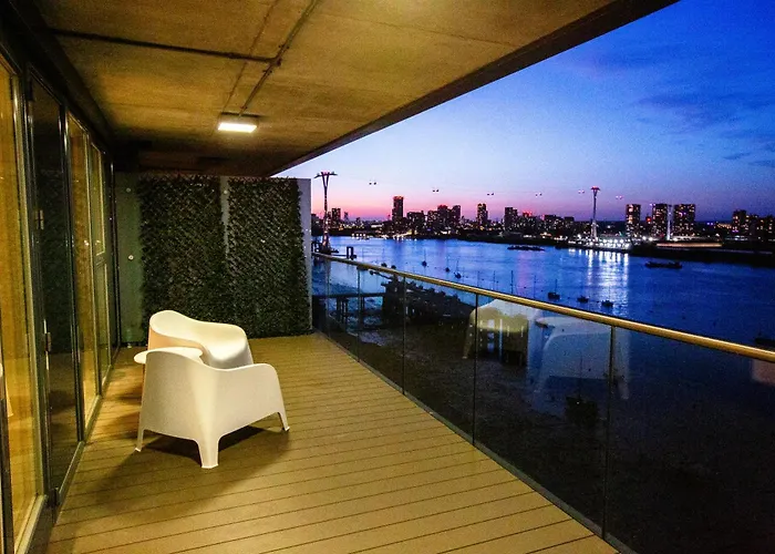 Waterfront- London Greenwich O2 Arena 2 Bed Flat