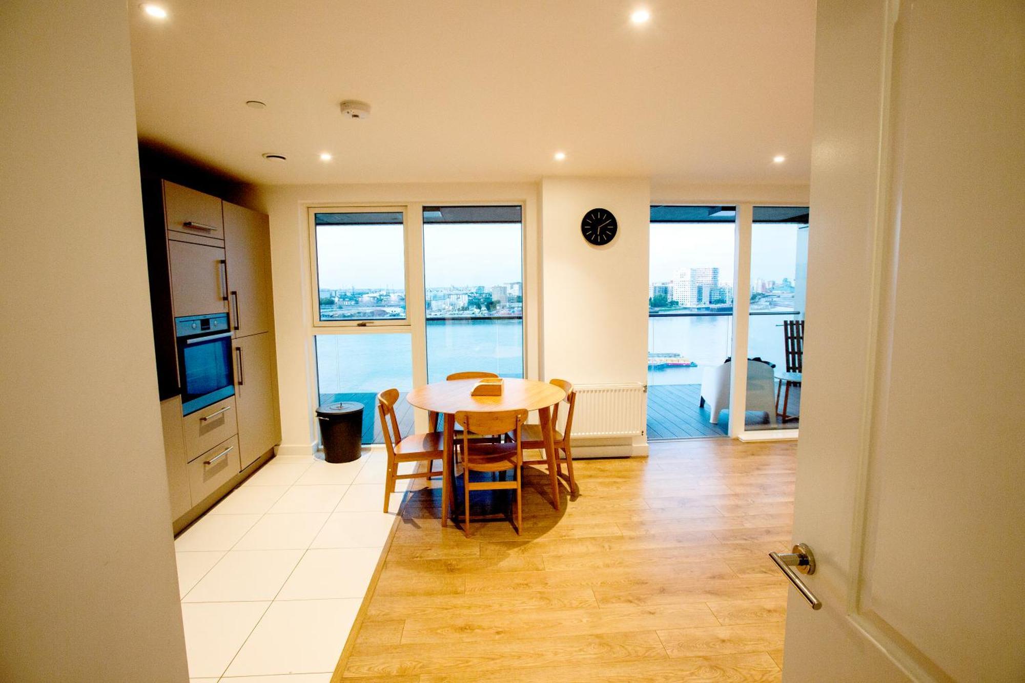Waterfront- Greenwich O2 Arena 2 Bed Flat *