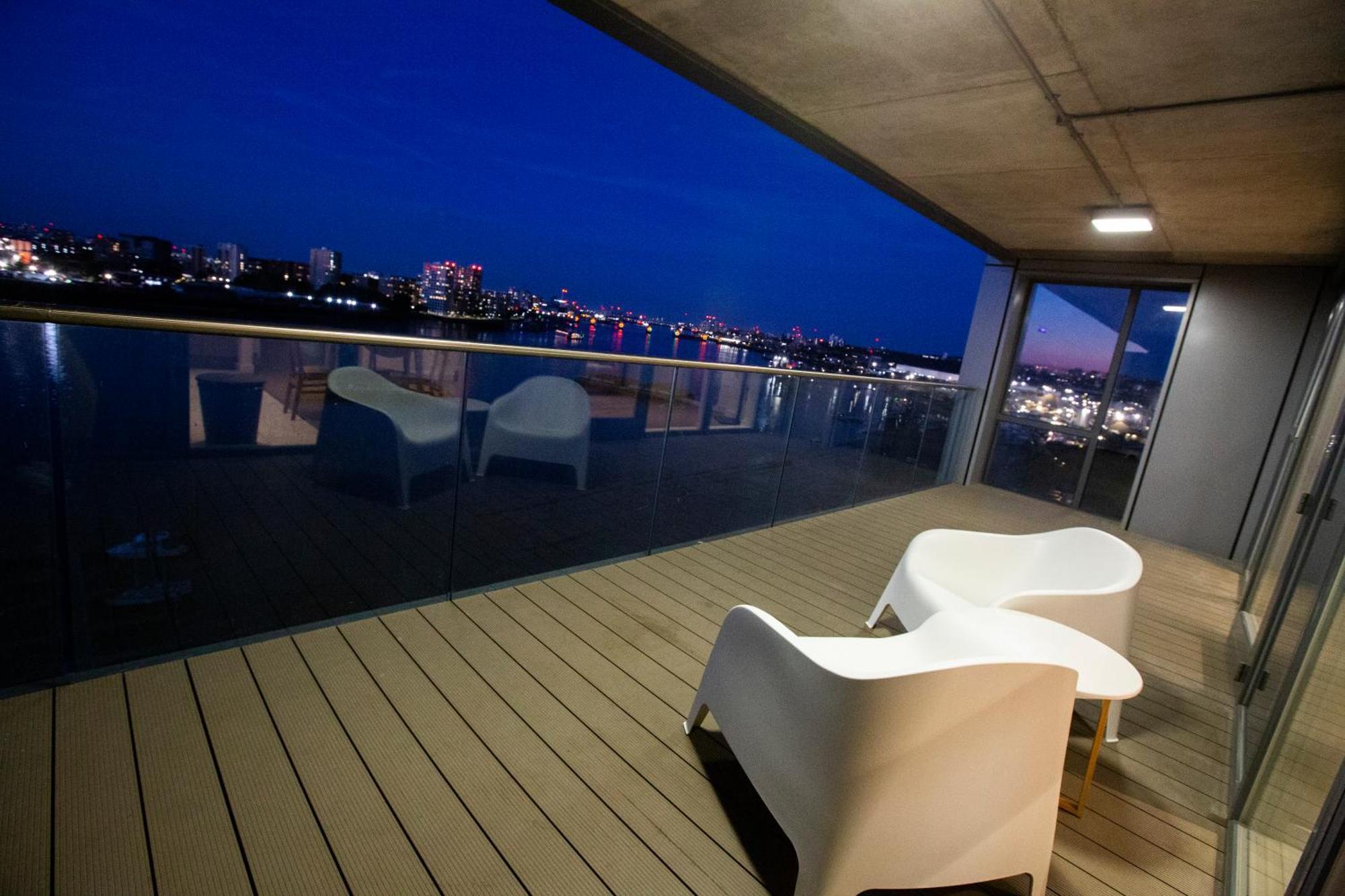 Waterfront- Greenwich O2 Arena 2 Bed Flat Apartment London